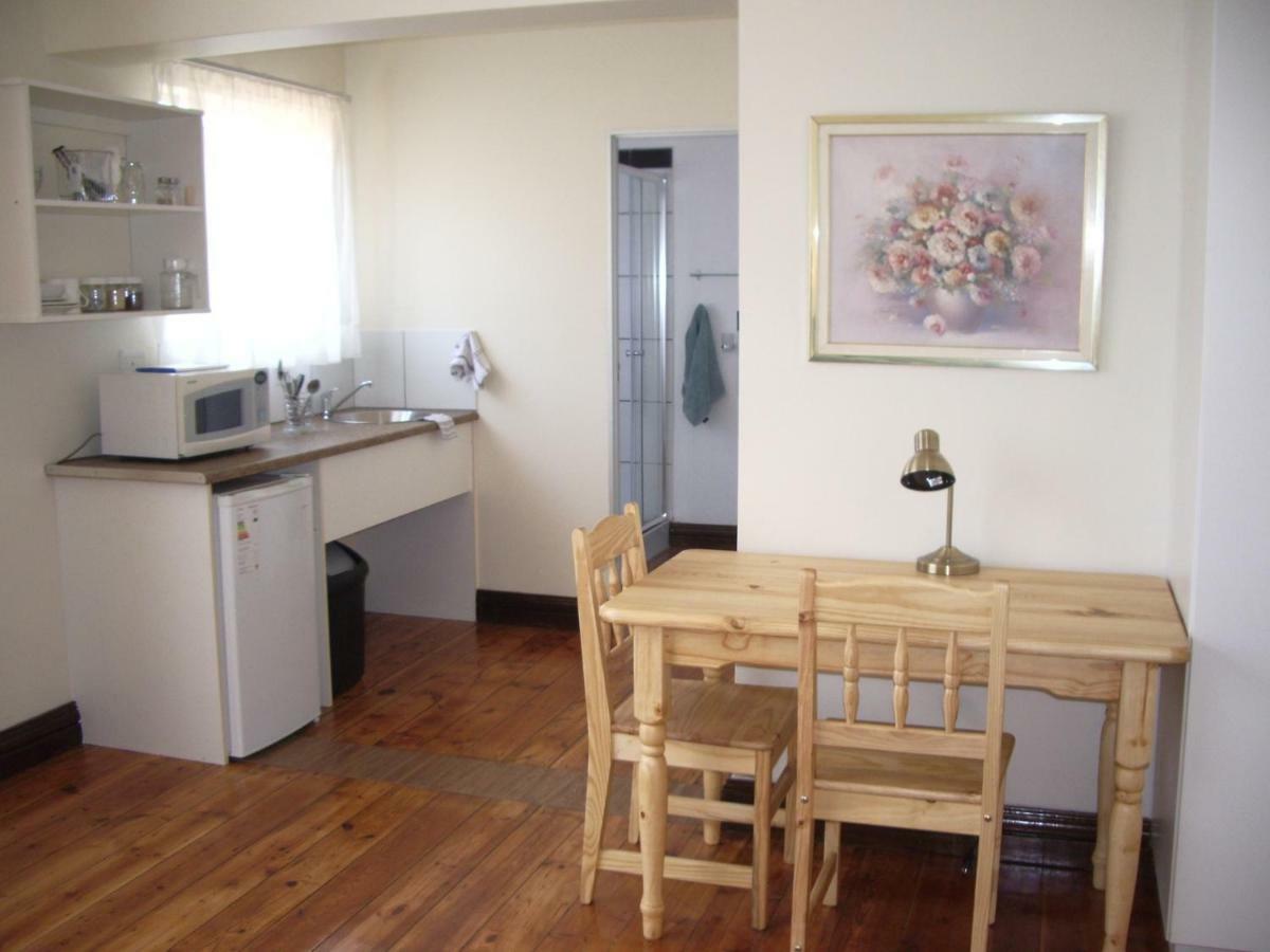 Dee'S Bnb Pretoria-Noord 外观 照片